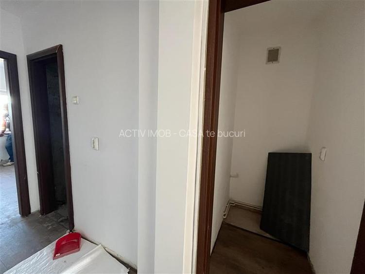 Lugoj, Apartament 3 Cam., 84 Mp., Semidecomandat, et.6, Central Blocul Postei - 33