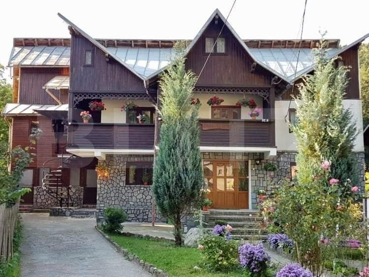 Reședință cu destinație de pensiune, 382mp utili si 1000mp teren, în Sinaia