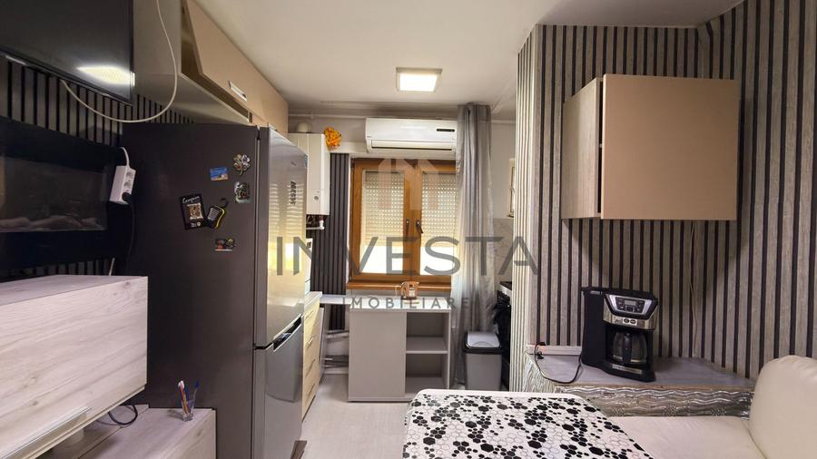 Apartament 3 camere decomandat, etaj intermediar, parcare,Intre Lacuri