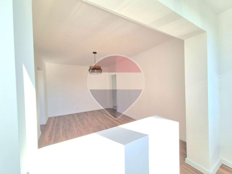 Apartament cu 2 camere, complet renovat – Aurel Vlaicu, zona Poetului