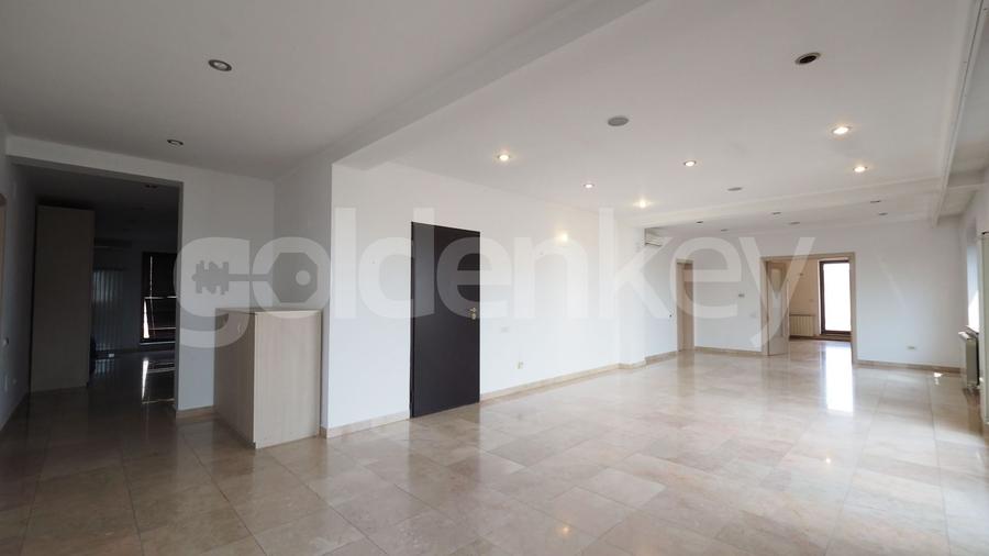Penthouse generos cu 6 camere, 4 bai | 204mp terasa | 2 garaje