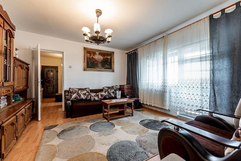 Apartament 2 camerel, bloc V8,  Zona 6 Vânători.