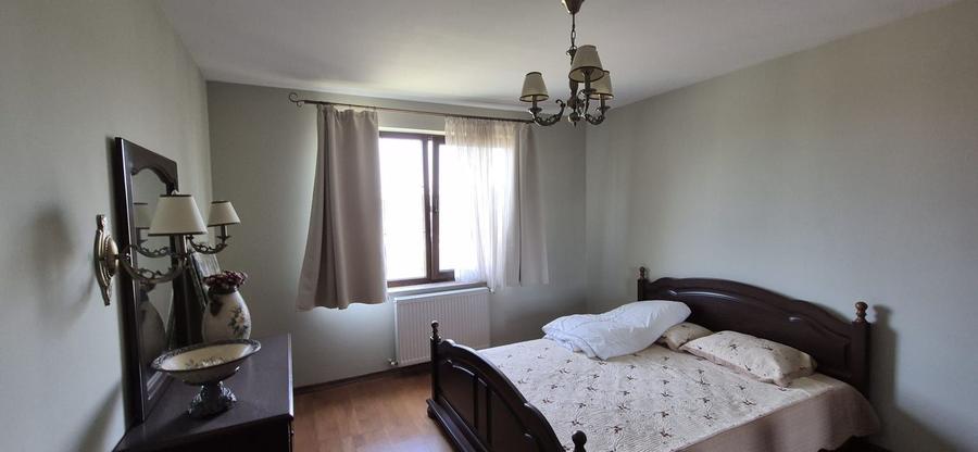 Casa langa padure , cartier privat -Corunca