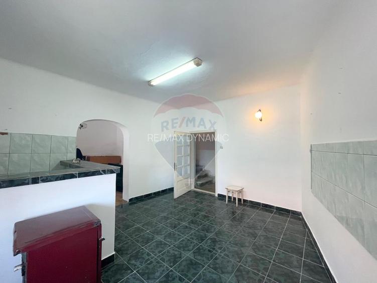 Casă cu 3 camere de vânzare în zona centrala comison 0% + garaj - 19