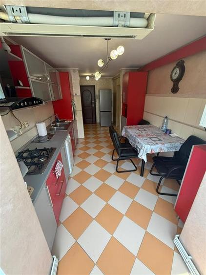 Apartament decomandat 3 camere
