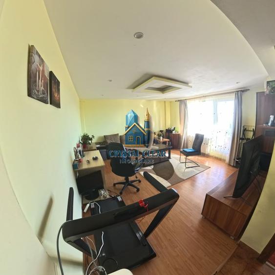 Apartament 3 camere - cartierul Unirii, str. Decebal