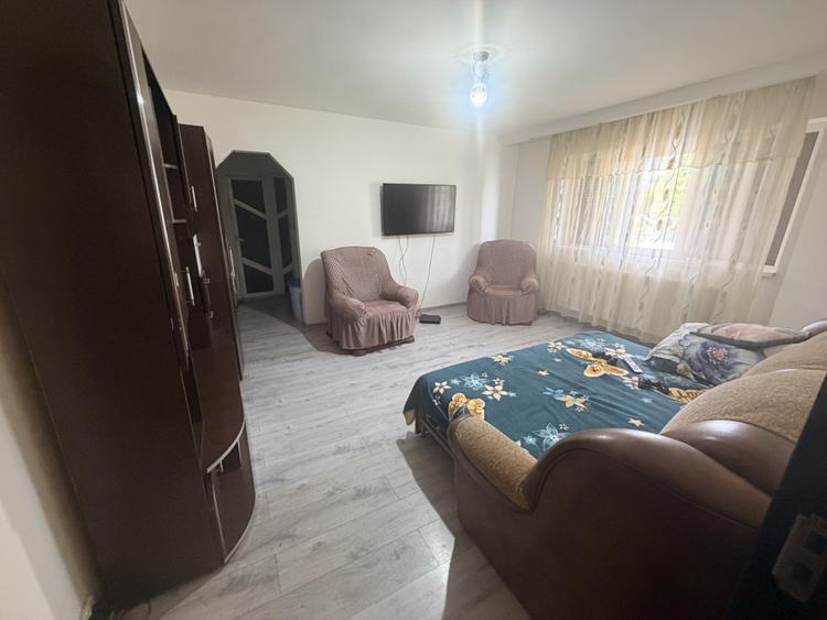 Apartament 2 camere semidecomandat la parter, 55 mp, CRAIOVITA