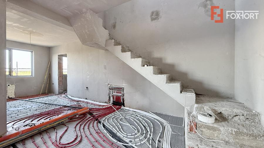 Duplex de vanzare, 4 camere despartit prin camera tehnica - Mosnita