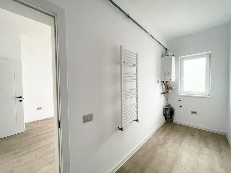 Duplex separat prin camera tehnica, 4 camere - Mosnita Veche