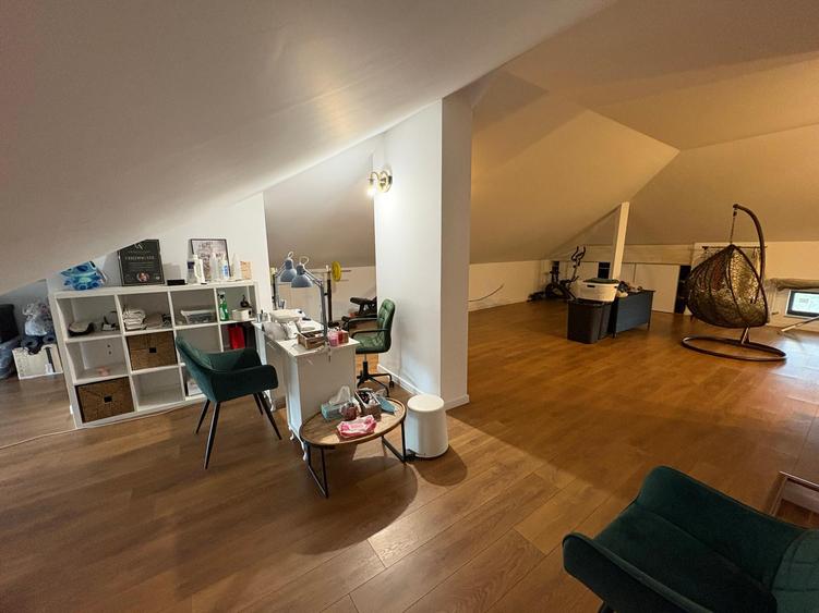 CASA DE PROPRIETAR COMPLET MOBILATA SI UTILATA