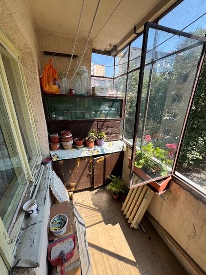 De vanzare apartament cu 3 camere zona Cina