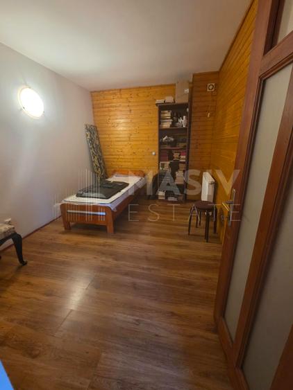 Parter de casă de vânzare în Azuga – zonă centrală | 89 mp utili