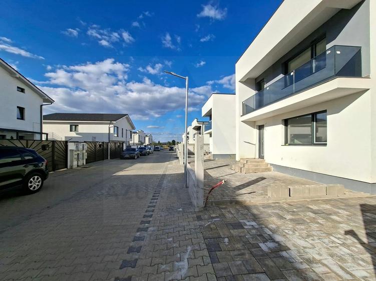 Casa moderna 4 camere 2 bai 2 balcoane si teren 140 mp in Arhitectilor
