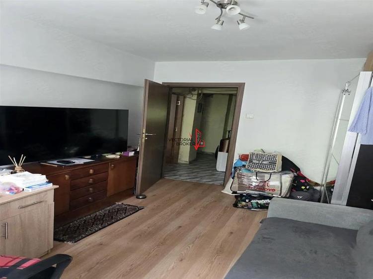 3 camere decomandate, etaj 2/8 - zona Tei