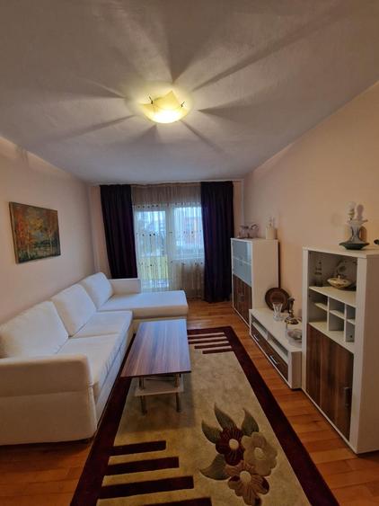 Apartament 4 camere - decomandat - 2 balcoane - pivnita - zona Dioda