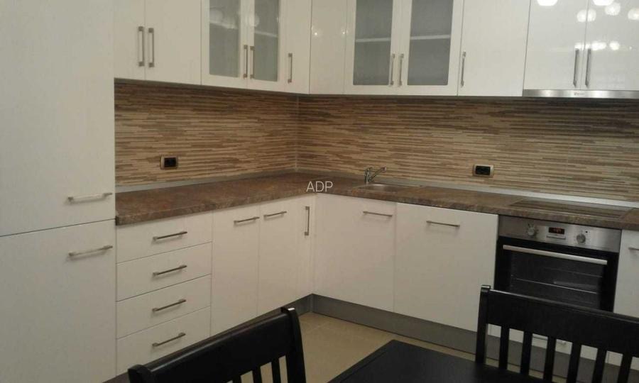Ofer spre inchiriere ap. 3 camere complet mobilat si utilat, 112mp. - 2