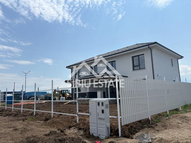 Casa ideală lângă Sibiu, cu 4 camere - confort si liniste!