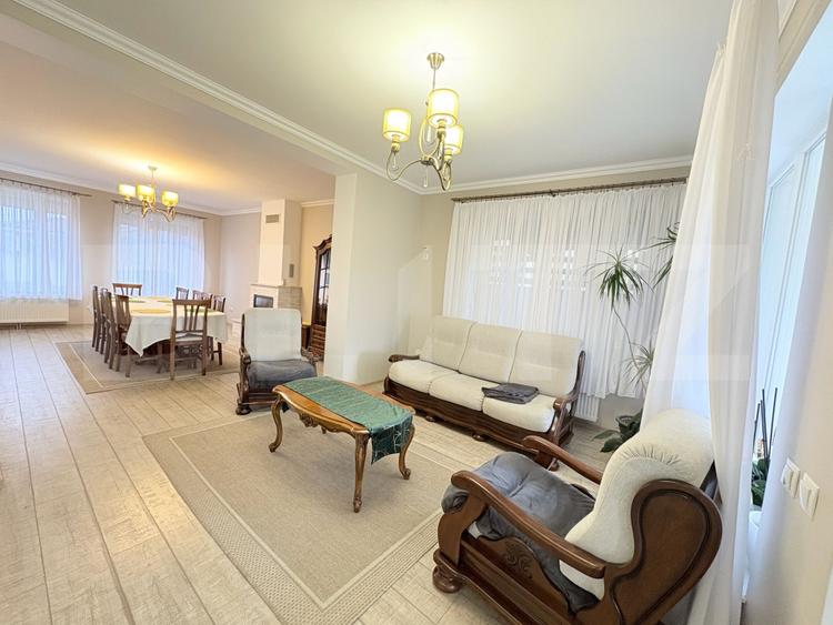 Casă de vânzare 239 mp, teren 5,6 ari,  zona Titulescu