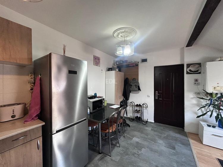 Apartament de doua camere, la mansarda, Floresti - 3