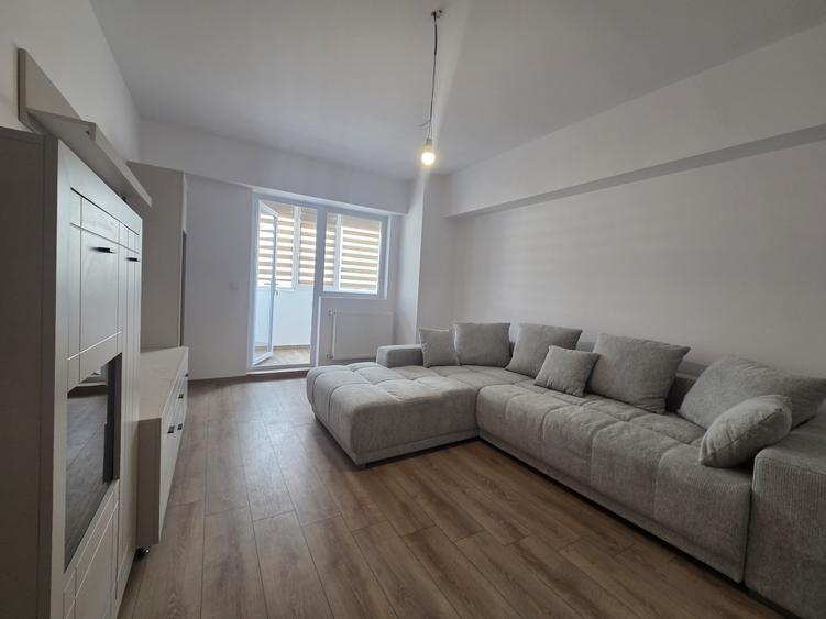 Apartament 2 camere, etaj intermediar, RENOVAT, rond ZIMBRU