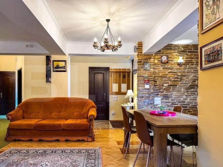 Apartament 3 dormitoare, 140 mp, zona Podul de Fier