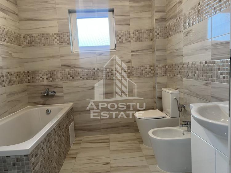 Duplex P+E, 4 camere, 2 locuri de parcare, in Sanandrei