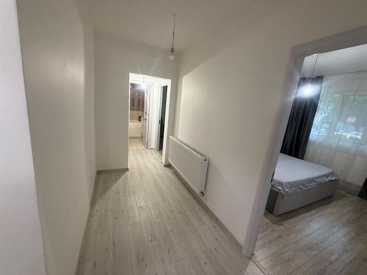 Proprietar-vând apartament cu 3 camere, 70 mp, Craiovita Noua