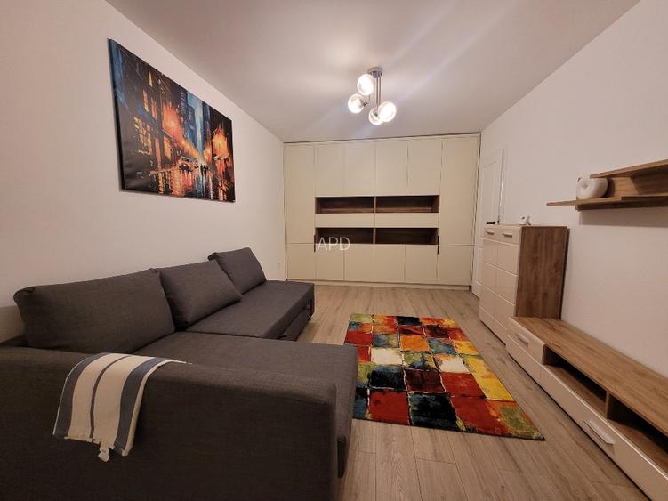 Inchiriez apartament cu 2 camere nou renovat
