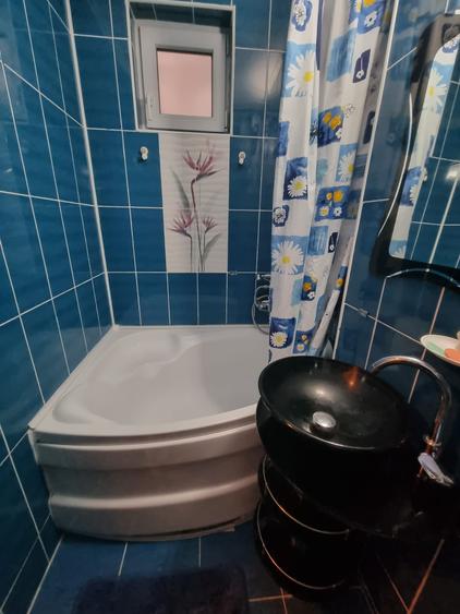 Doua camere cu parcare Emil RAcovita