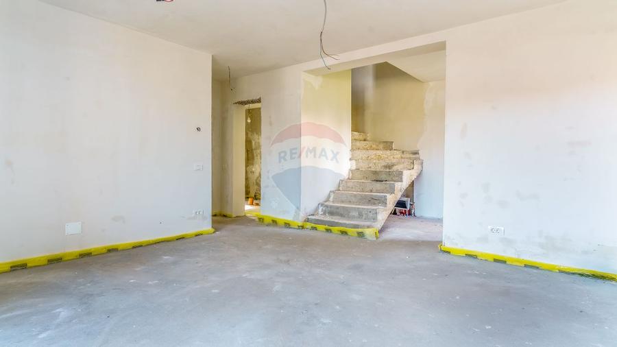 Apartament de vanzare in casa/ duplex nou, garaj, terasa