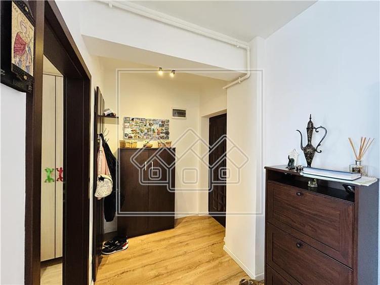 Apartament 3 camere, balcon, loc de parcare - Turnisor