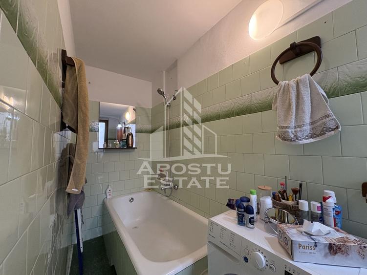 Apartament 2 camere, etaj intermediar, cu garaj in cladire reabilitata