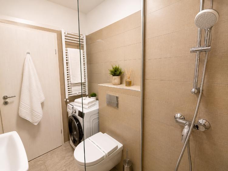 Apartament 2 camere mobilat si utilat |Vedere partiala la mare| Navodari