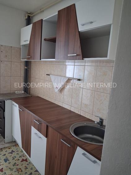 Apartament  cu 2 camere de închiriat – zonă Km 4-5 - 5