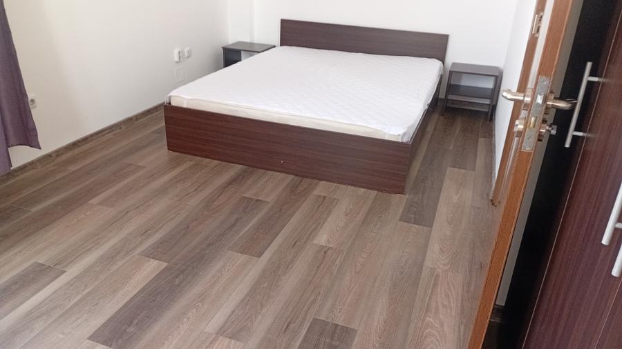 Inchiriez 3 camere uta ared