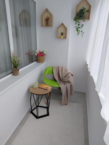 Vanzare - apartament cu 3 camere, Micro 16, renovat, mobilat nou