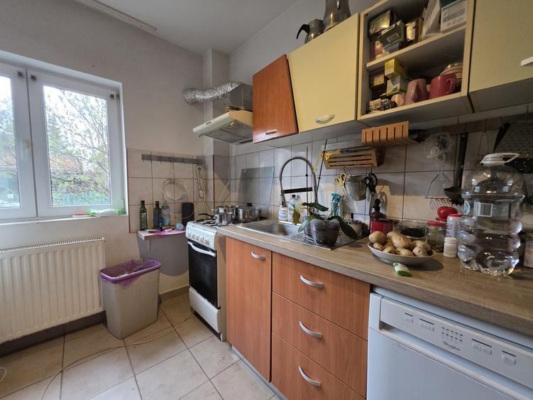 Casa 5 camere zona OMV Pipera!!