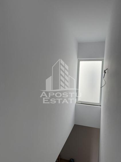 Duplex  modern despartit prin camera tehnica