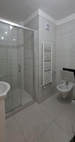 Apartament complet renovat cu 4 camere