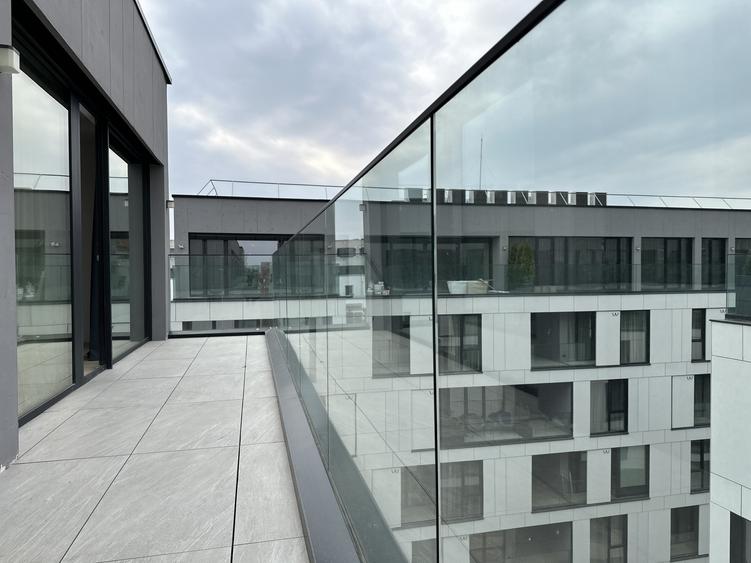 Penthouse de închiriat în WIN Herăstrău | 5 cam | Terasă panoramică | 2 locuri