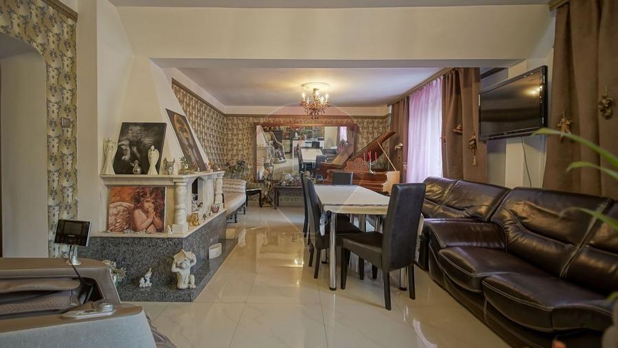 Hotel / Pensiune cu 14 camere de închiriat în zona Astra