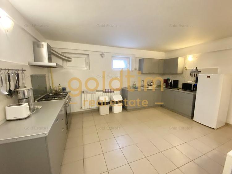 VILA SUPERBA 7 CAMERE, 330MP, D+P+2+M, PTA. DOMENII-STRADAL,2004/BIROURI-CLINICA