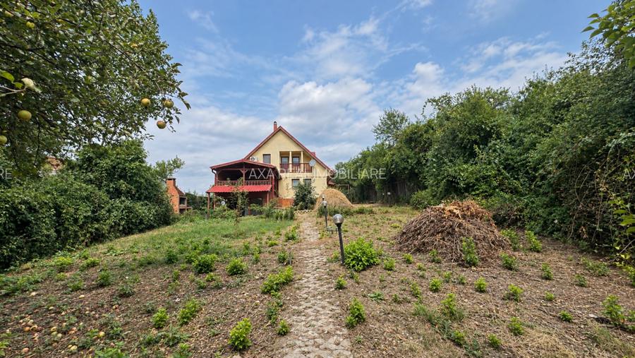 Casă de lemn pe malul lacului, Balotești — 7 camere - 12