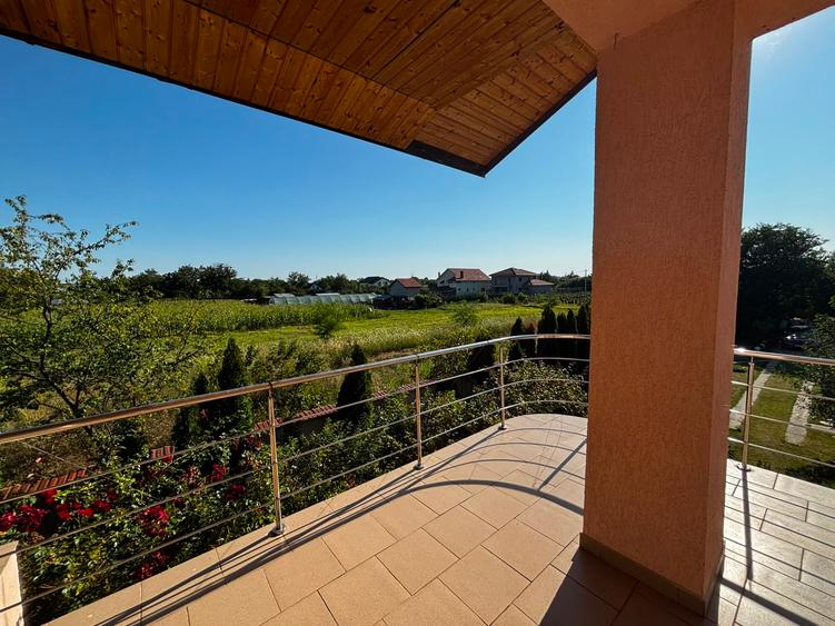 Casa Individuala P+1+M cu lac, sauna si piscina. Pretabil Azil de Batrani