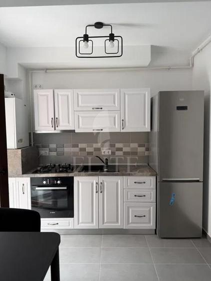 Apartament 3 camere în zona CALEA TURZII