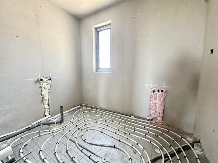 Duplex despartit prin camera tehnica | 4 camere | 115 mp utili | Drumul Boilor