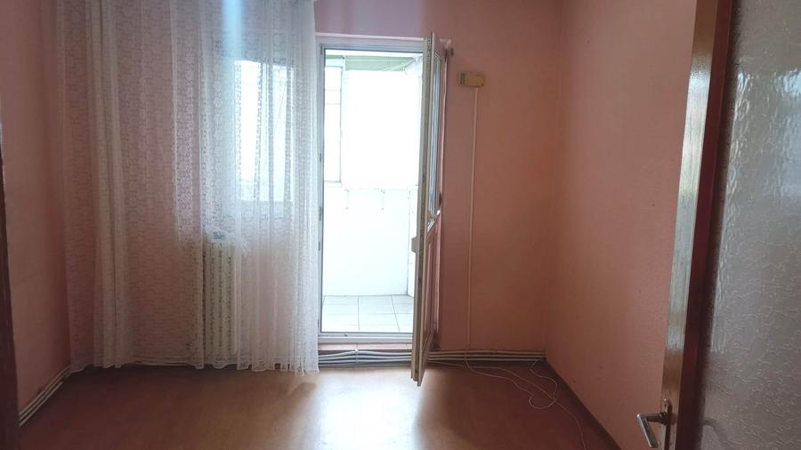 Apartament 2 camere decomandat, 55 MP, CT, et. intermediar, la bvd. Dacia