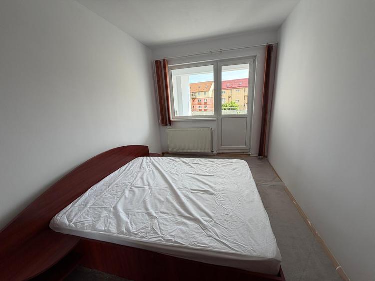 Apartament 2 camere - decomandat - lift - balcon - Mihai Viteazu