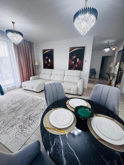 3 Camere Renovate Modern – Spațiu, Luminozitate și Terasă