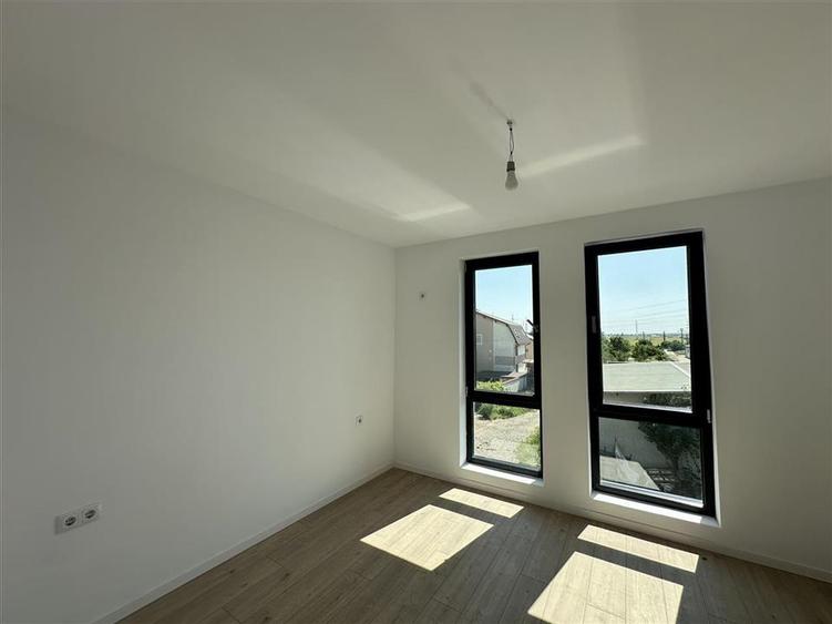 Apartament 3 Camere în bloc finalizat, etaj intermediar, construcție n